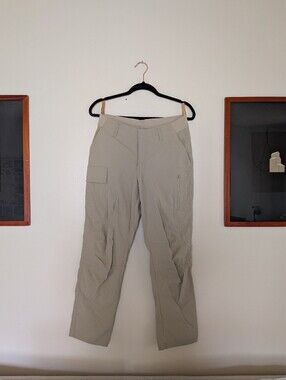 Athleta Trekkie Utility Cargo Pant